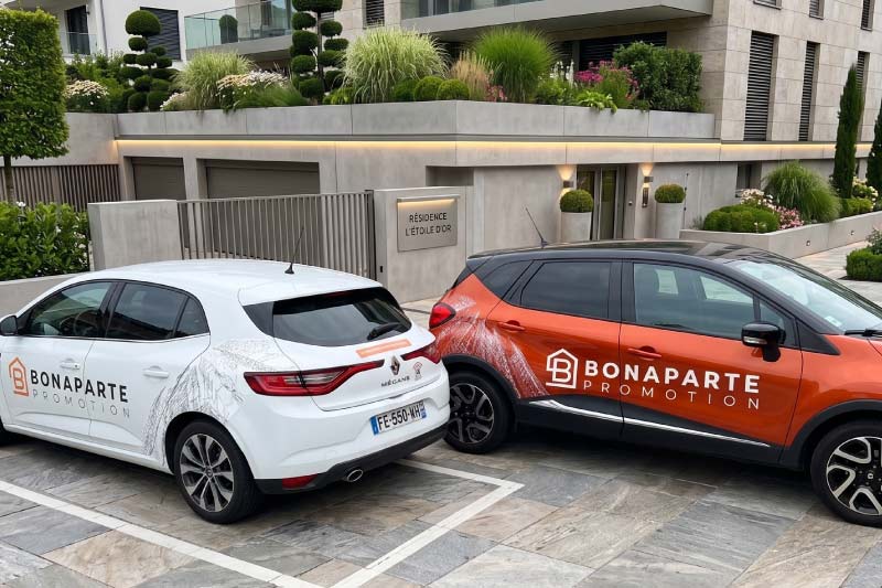 Déploiement national : marquage publicitaire de la flotte automobile Bonaparte